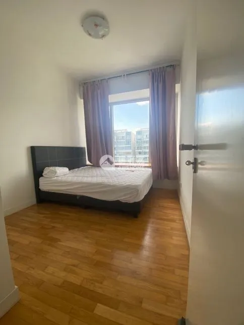 先驱地铁站 centris公寓 落地窗大普通房