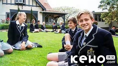 AEIS考试作文高分攻略:写作必备词汇解析