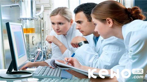 正值毕业季,去留难决断?先了解最新新加坡PR现状以及就业前景!